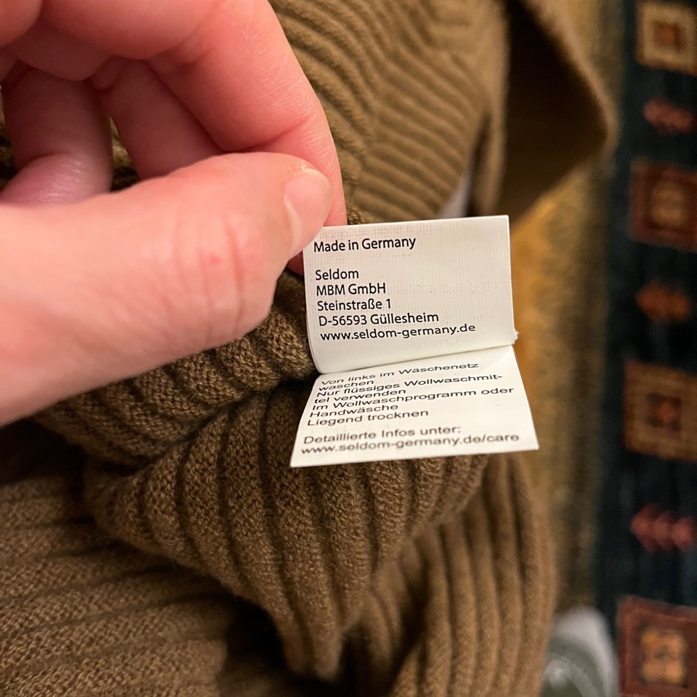 Seldom Brown 100% Virgin Wool Sweater Size M - Picture 5 of 8